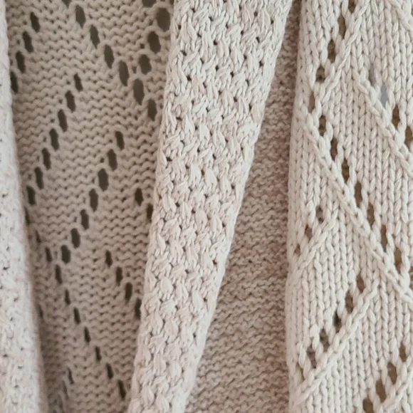 Max Studio Knit Vest - Picture 3 of 4